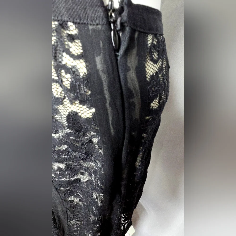 Harold's Black Floral Lace A-Line Skirt Silk‎ Lining Size 8 NWOT